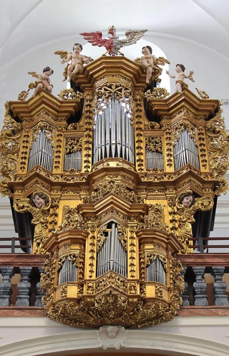 Luže, P. Marie Pomocnice křesťanů &ndash; varhany