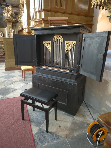 Vrchlabí, sv. Augustina, pozitiv &ndash; varhany